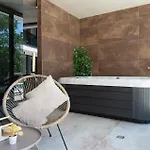 Awesome In With Sauna Hébergement de vacances